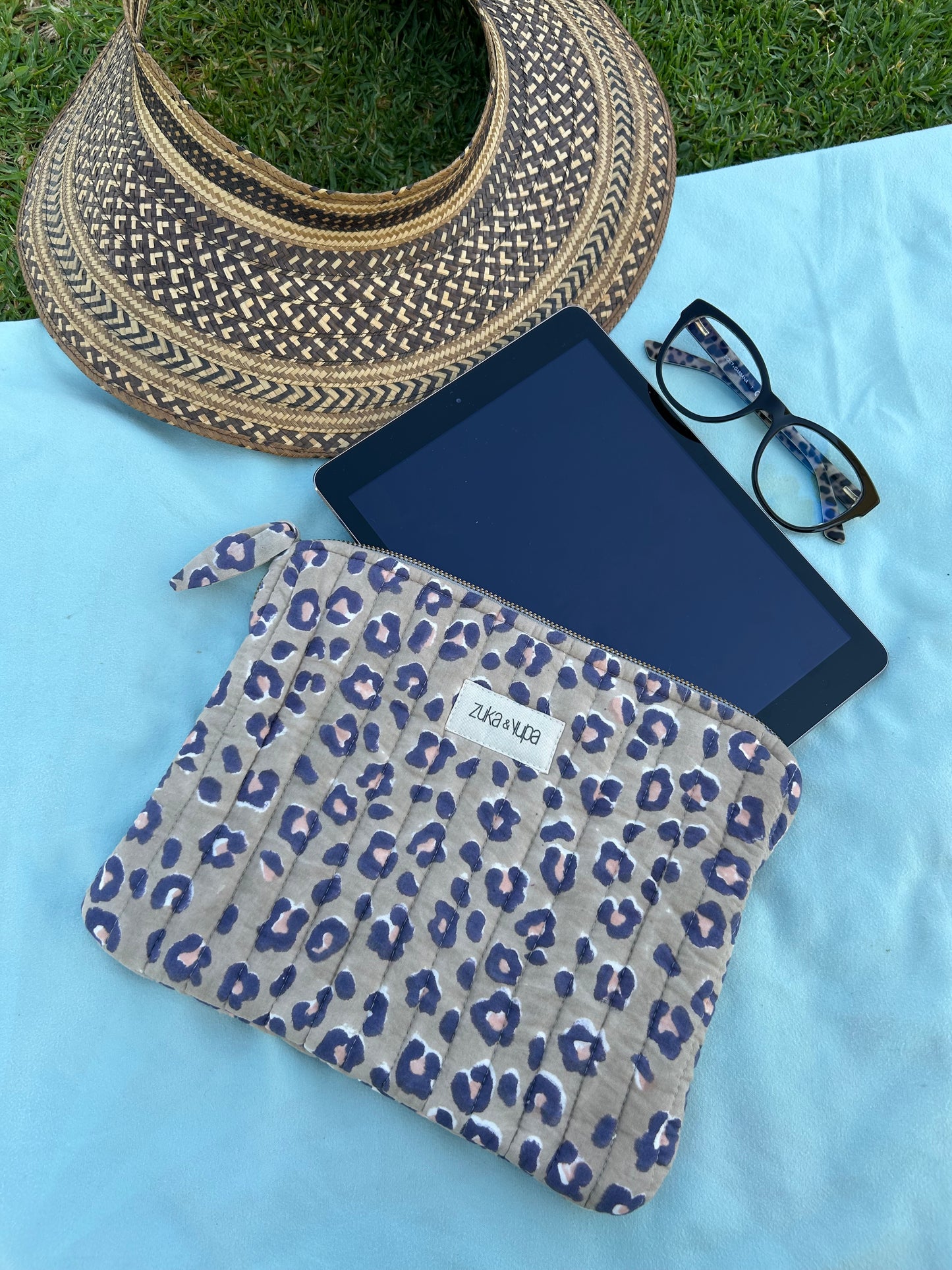 Estuche Peonia Green Safari